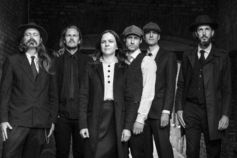 The way to Keep Your Mind | Interview with Divers – Secret Eclectic